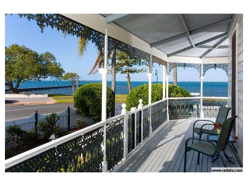 25 Waterloo Esplanade, Wynnum QLD 4178
