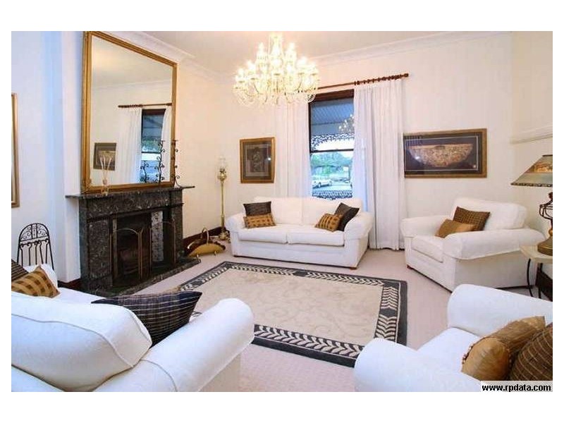 25 Waterloo Esplanade, Wynnum QLD 4178