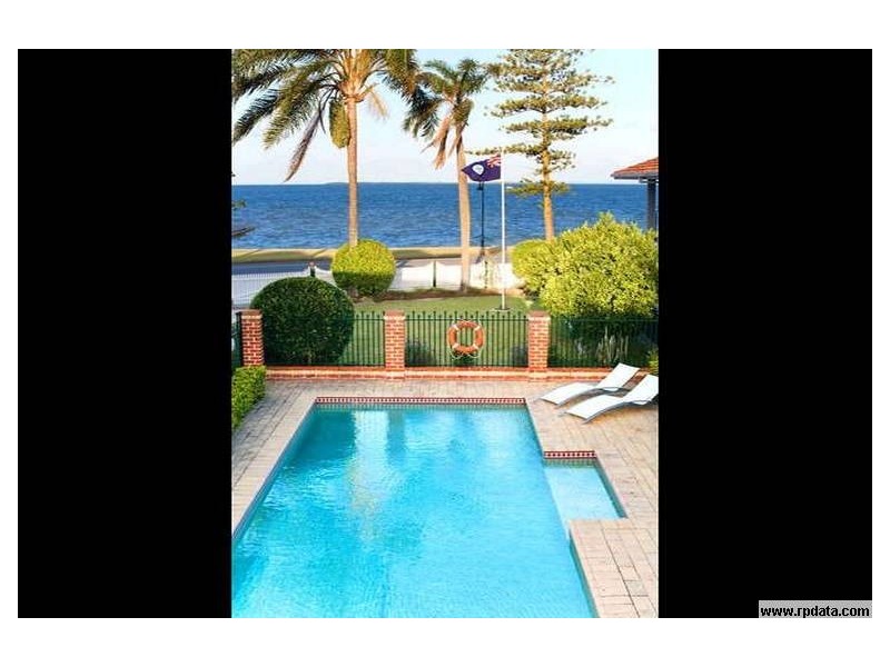 25 Waterloo Esplanade, Wynnum QLD 4178