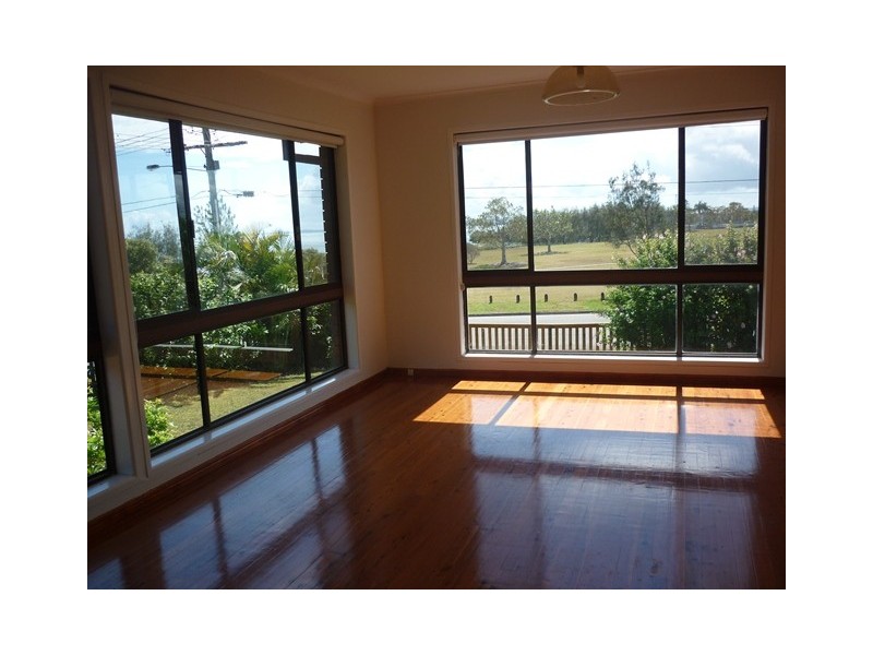 36 Raby Esplanade, Ormiston QLD 4160