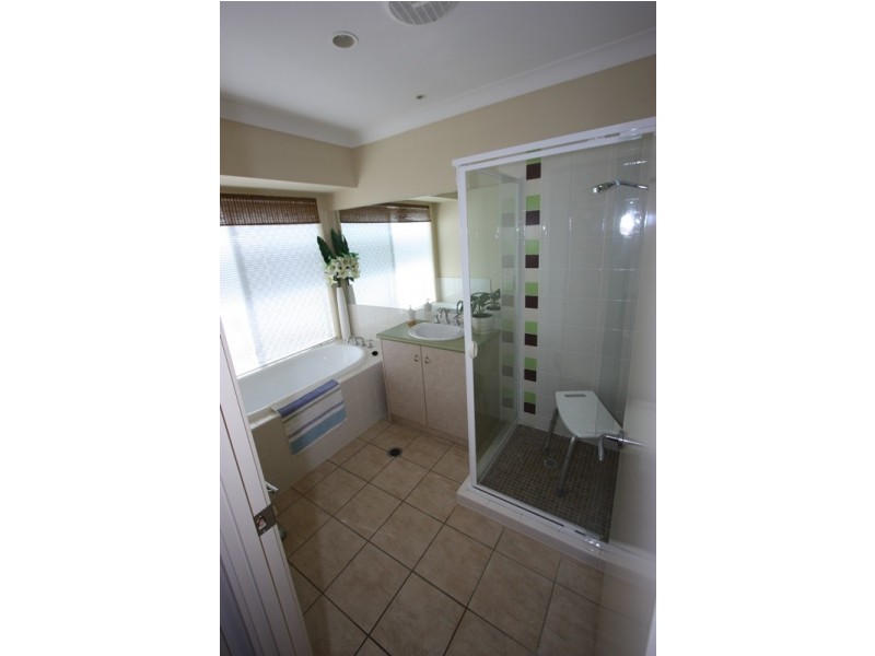 18 Thornlands Road, Thornlands QLD 4164