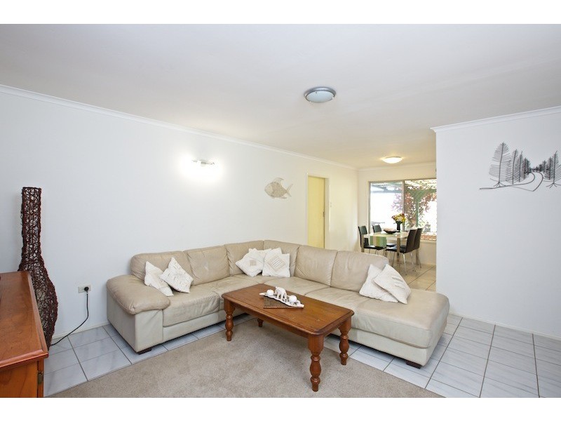 203 Waterloo Street, Cleveland QLD 4163