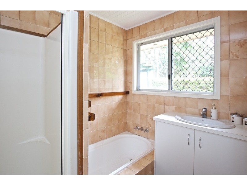 203 Waterloo Street, Cleveland QLD 4163