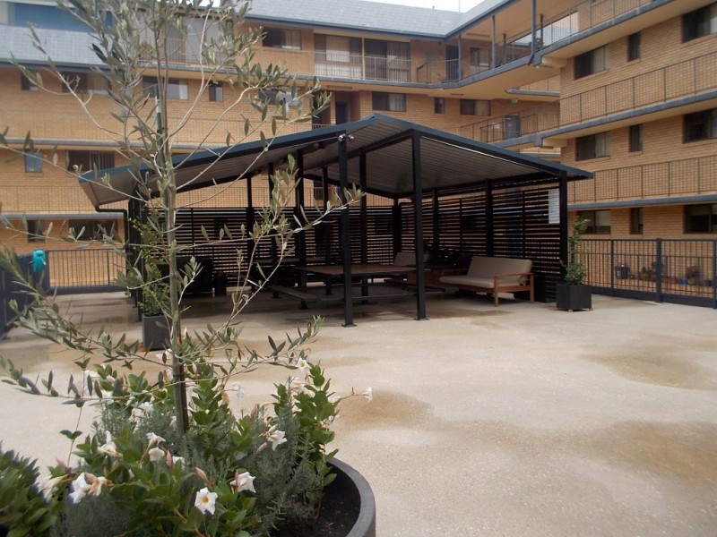 2/11-15 Wharf Street, Cleveland QLD 4163