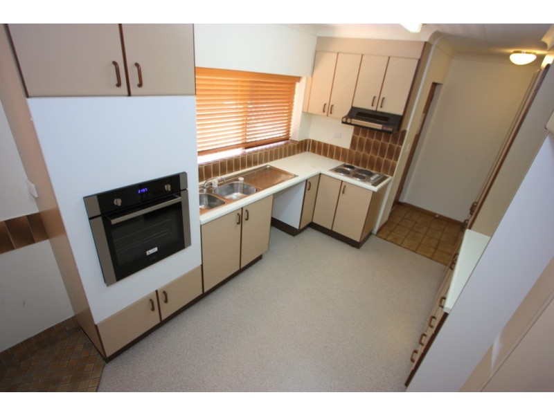 2/11-15 Wharf Street, Cleveland QLD 4163