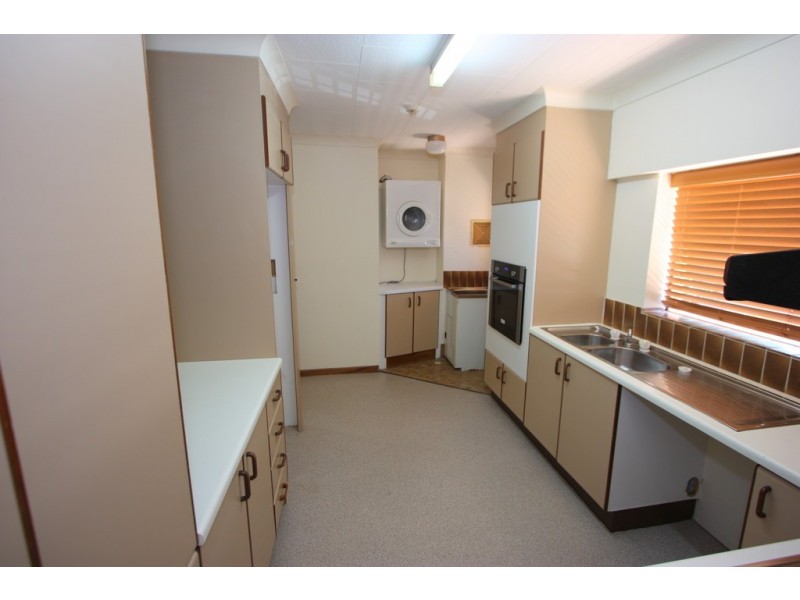 2/11-15 Wharf Street, Cleveland QLD 4163