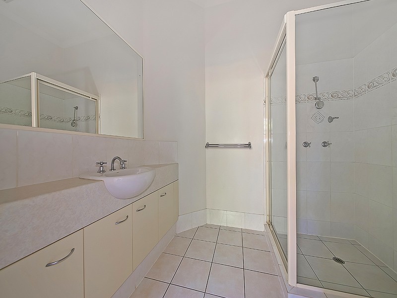 5 Mast Court, Redland Bay QLD 4165