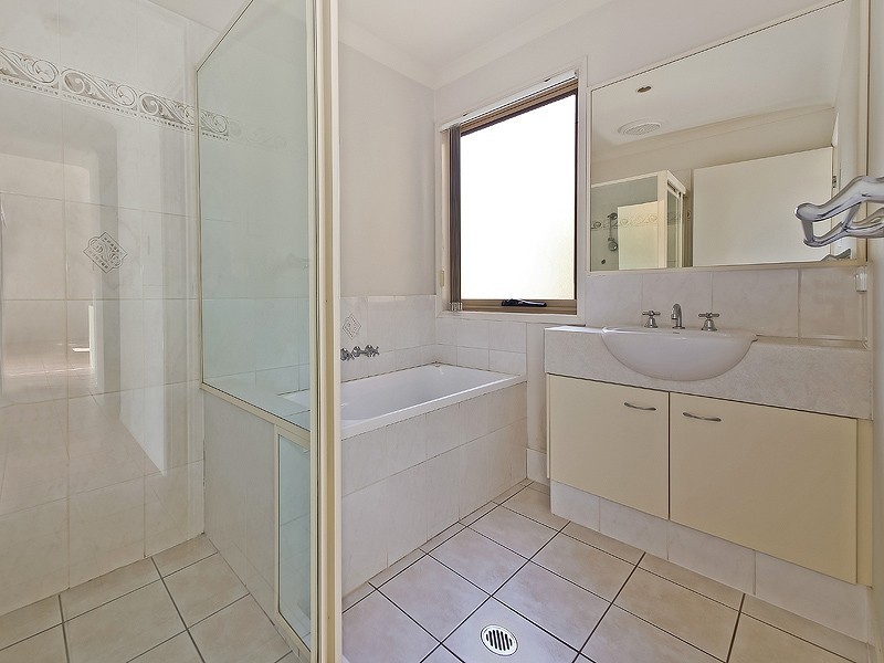 5 Mast Court, Redland Bay QLD 4165