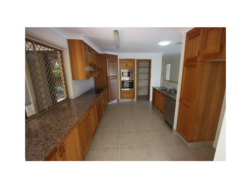 11 captains court, Raby Bay QLD 4163