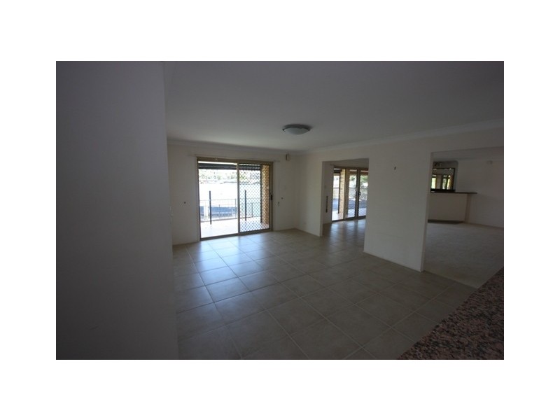 11 captains court, Raby Bay QLD 4163