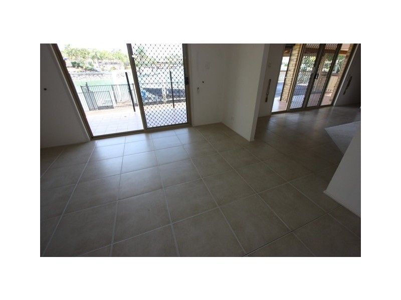 11 captains court, Raby Bay QLD 4163