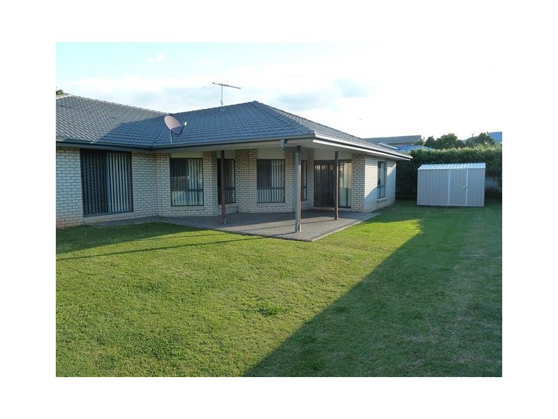 11 St Clair Court, Redland Bay QLD 4165