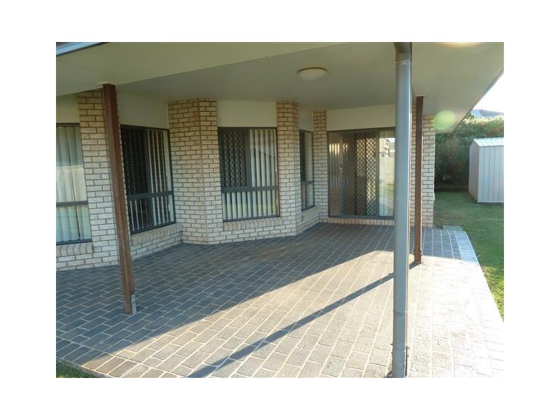 11 St Clair Court, Redland Bay QLD 4165