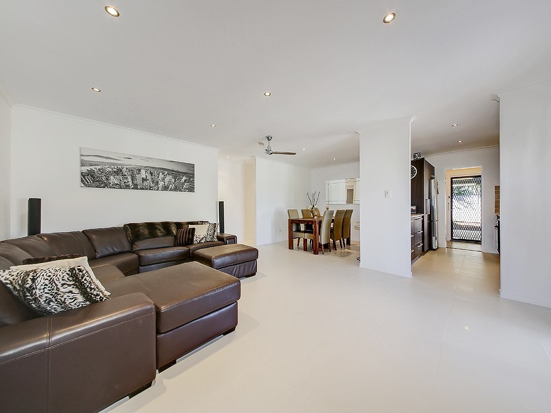 2 Weldon Street, Birkdale QLD 4159