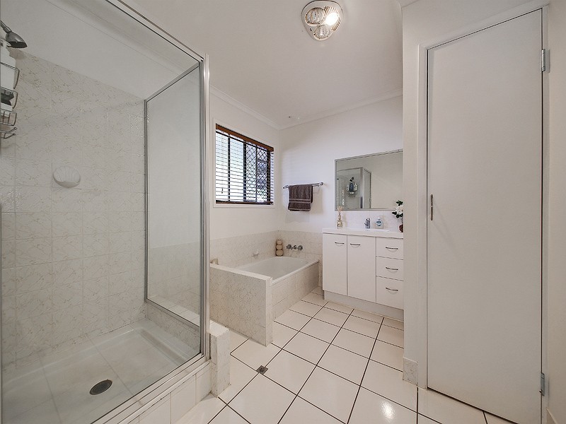 2 Weldon Street, Birkdale QLD 4159