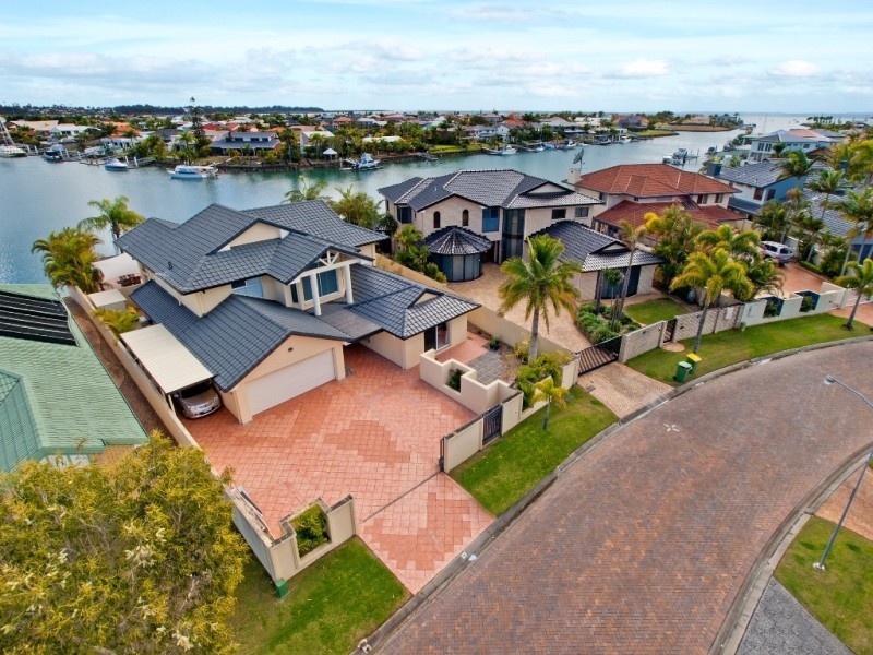 18 Mainroyal Court, Raby Bay QLD 4163