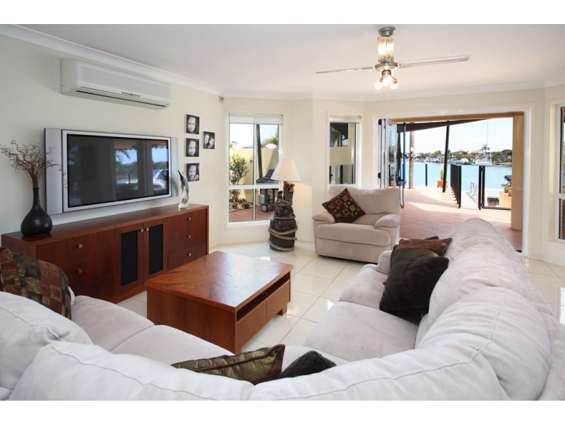 18 Mainroyal Court, Raby Bay QLD 4163