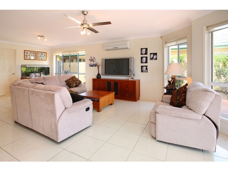 18 Mainroyal Court, Raby Bay QLD 4163