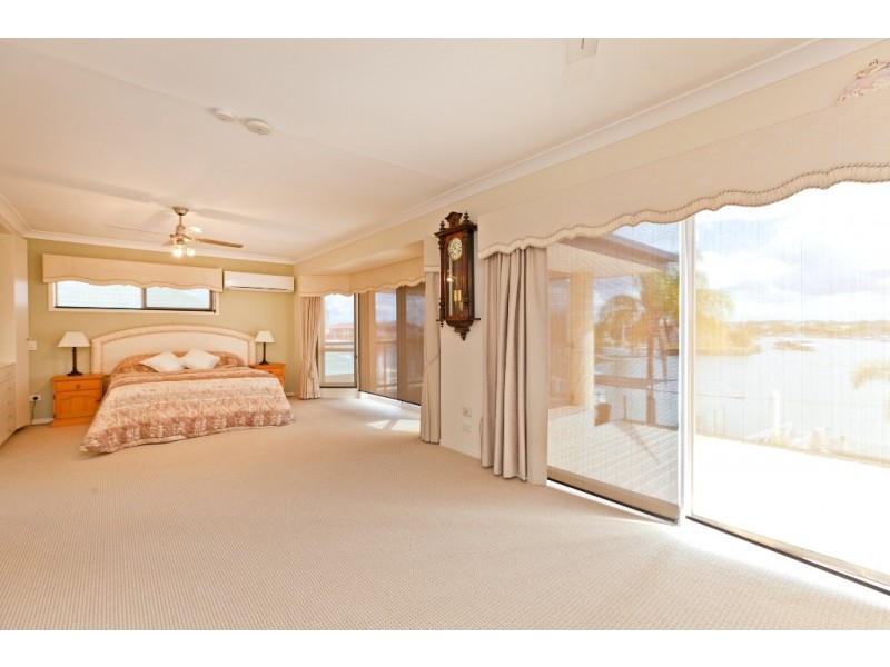 18 Mainroyal Court, Raby Bay QLD 4163