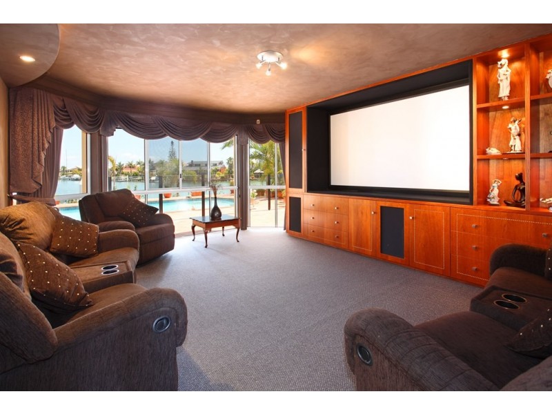 18 Mainroyal Court, Raby Bay QLD 4163