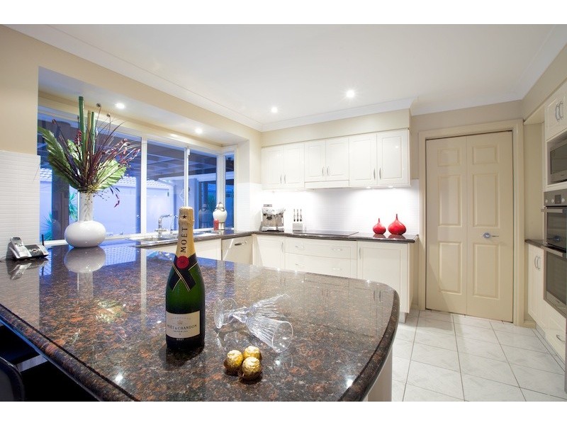 House 11, 16 Anchorage Drive, Raby Bay QLD 4163