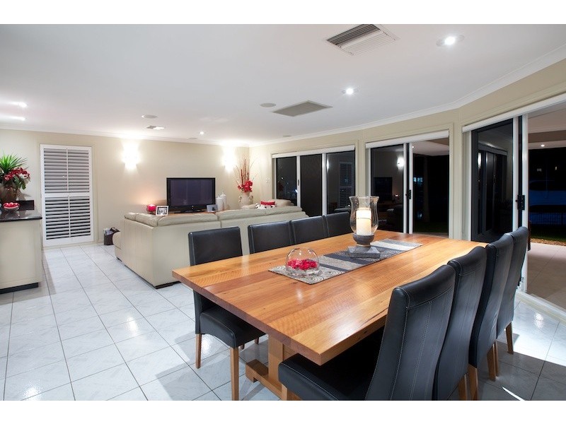 House 11, 16 Anchorage Drive, Raby Bay QLD 4163