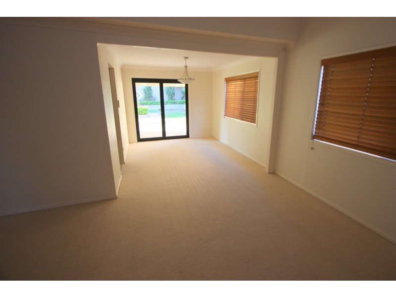 8 Sophie Court, Wellington Point QLD 4160