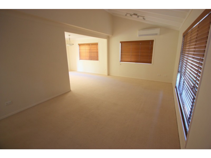 8 Sophie Court, Wellington Point QLD 4160
