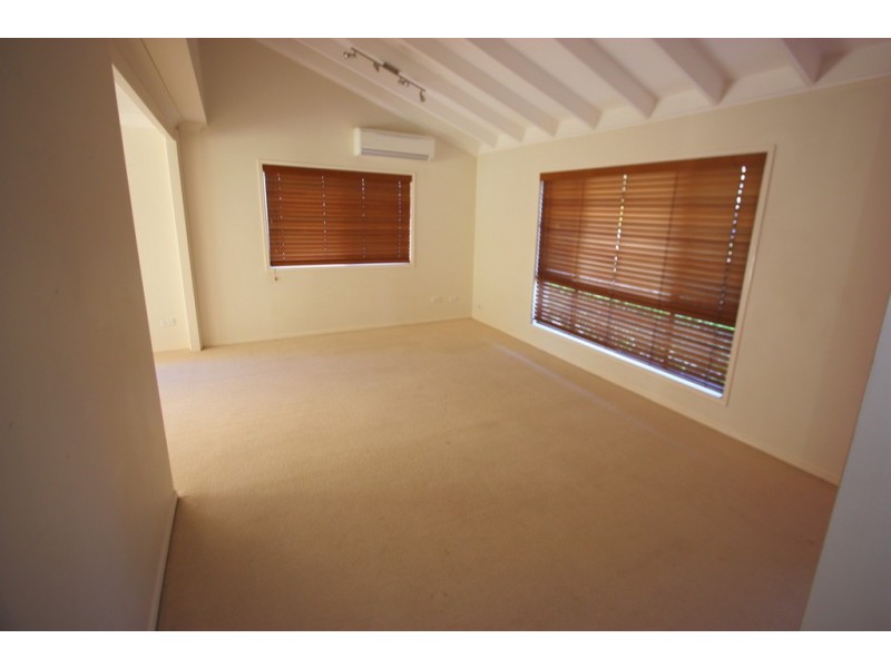 8 Sophie Court, Wellington Point QLD 4160