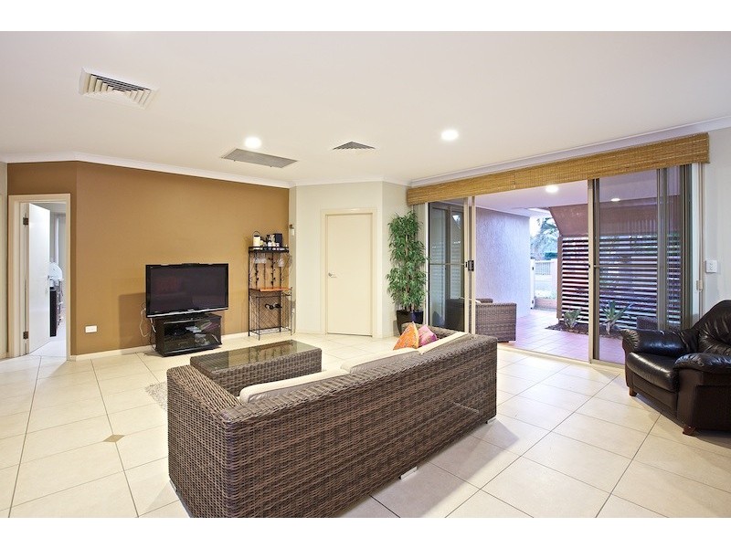 17 Anchorage Drive, Raby Bay QLD 4163