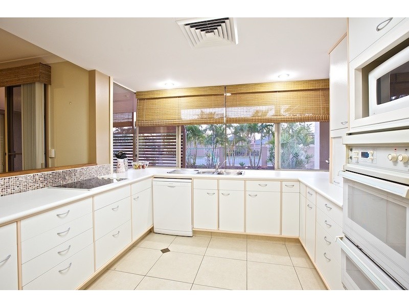 17 Anchorage Drive, Raby Bay QLD 4163