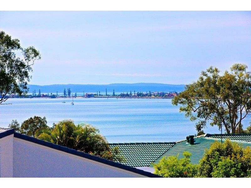 12 Outlook Parade, Ormiston QLD 4160