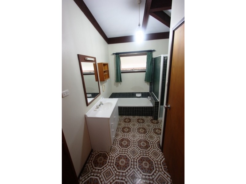 41 Vine Street, Redland Bay QLD 4165