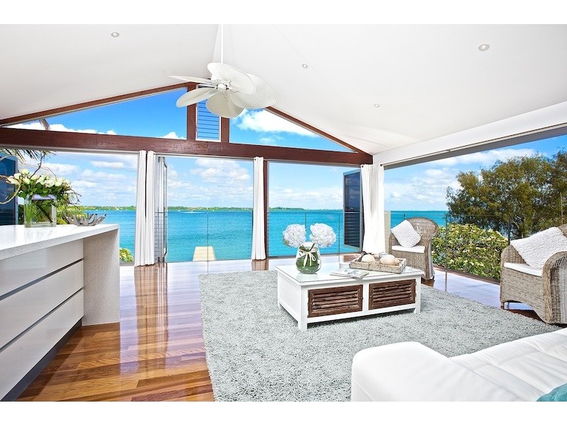 214 Shore Street North, Cleveland QLD 4163