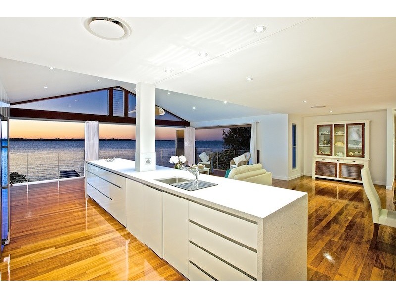 214 Shore Street North, Cleveland QLD 4163