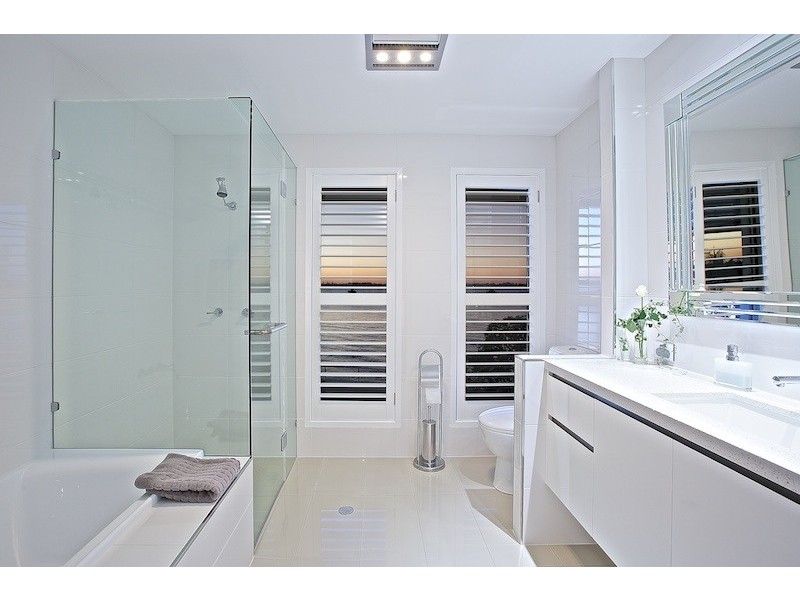 214 Shore Street North, Cleveland QLD 4163