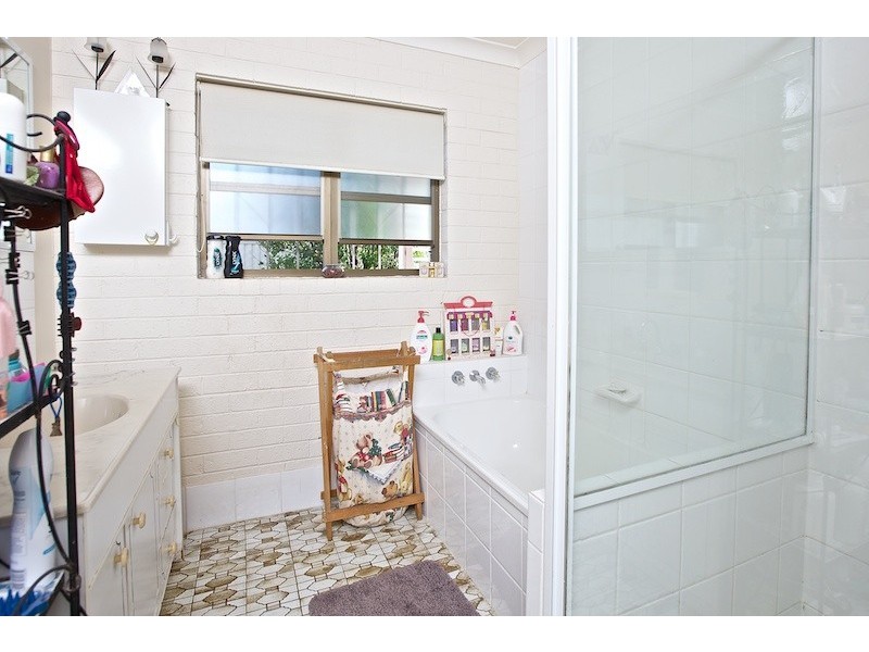 13 Angela Crescent, Cleveland QLD 4163