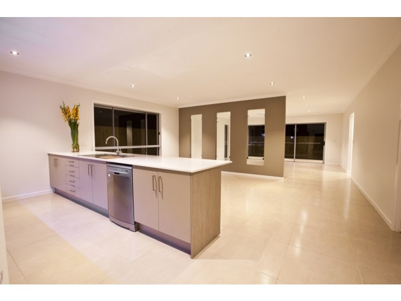 119 Spurs Drive, Wellington Point QLD 4160