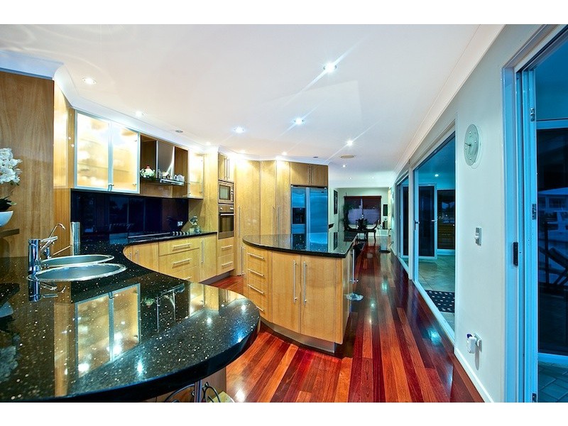 14 Carling Court, Raby Bay QLD 4163