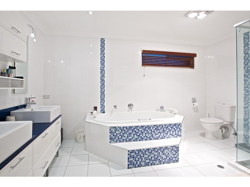 14 Carling Court, Raby Bay QLD 4163