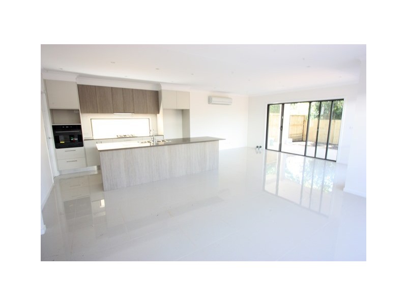 87 Cavell Street, Birkdale QLD 4159