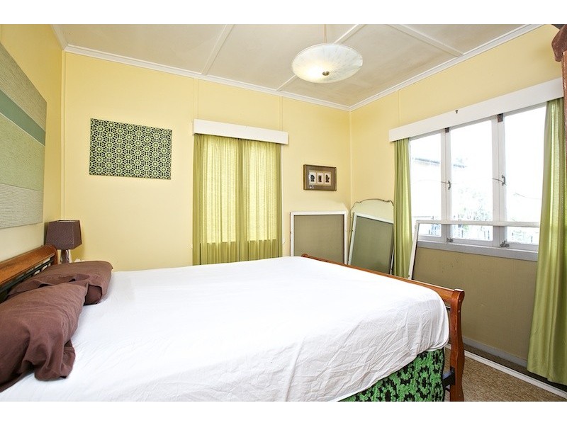 147 Passage Street, Cleveland QLD 4163