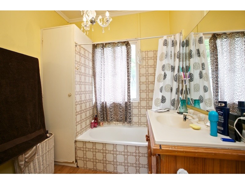 147 Passage Street, Cleveland QLD 4163