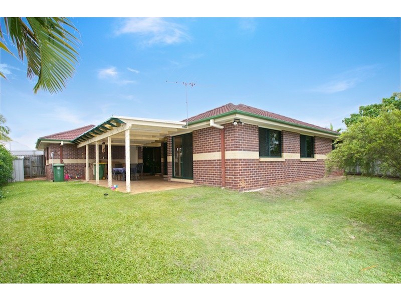 5 Byng Road, Birkdale QLD 4159