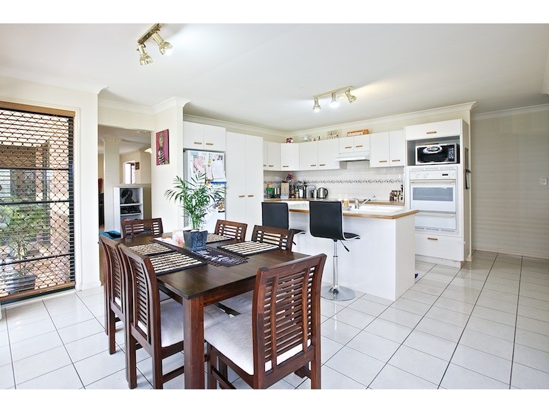 5 Byng Road, Birkdale QLD 4159