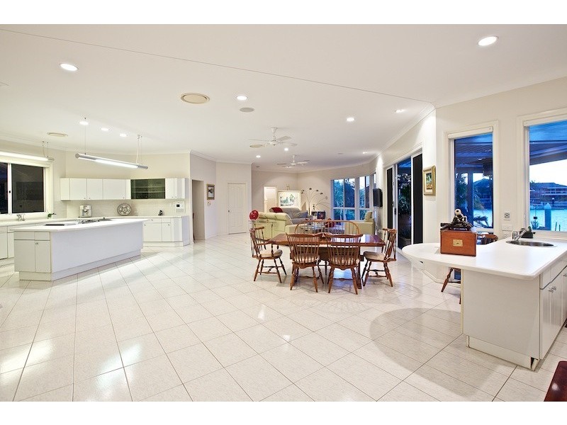 23 Seahaven Court, Raby Bay QLD 4163