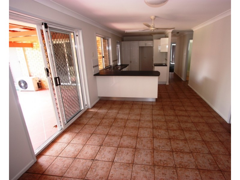 64 sunshine Drive, Cleveland QLD 4163