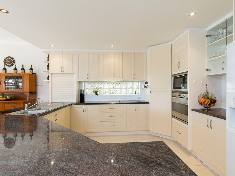 20 Compass Court, Raby Bay QLD 4163