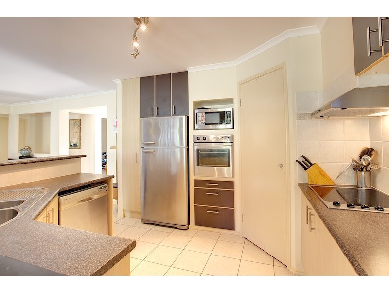 11 Baythorn Drive, Thornlands QLD 4164