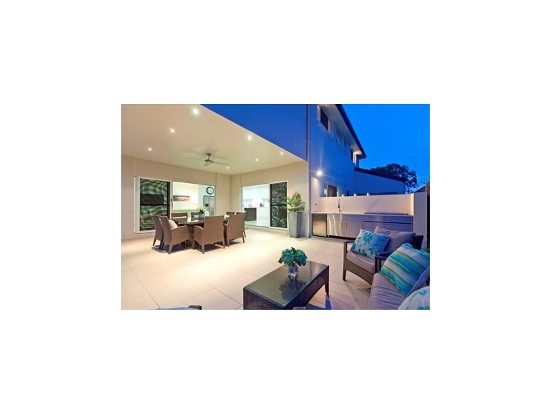 2 Evelyn Court, Wellington Point QLD 4160